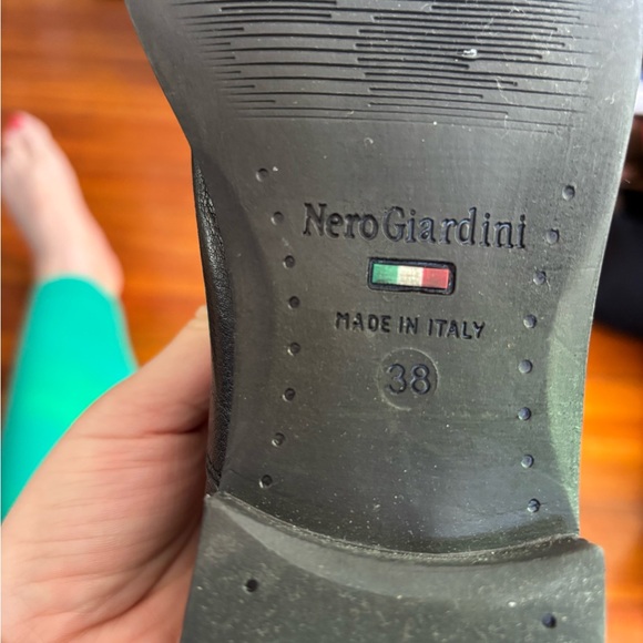 Classic Black Leather Women Shoes - bought in ITALY - Picture 6 of 7